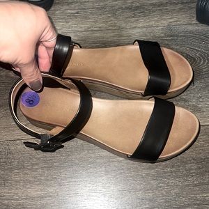 Platform sandals